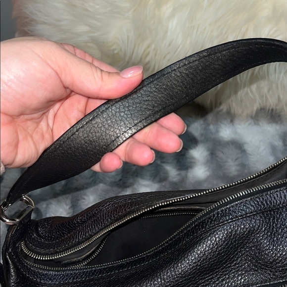 Tod’s Black Leather Shoulder Bag - Picture 12 of 12